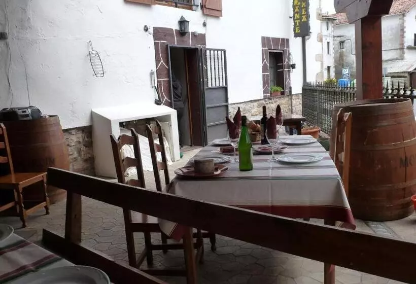 پانسیون Matxitxulo Family Rooms