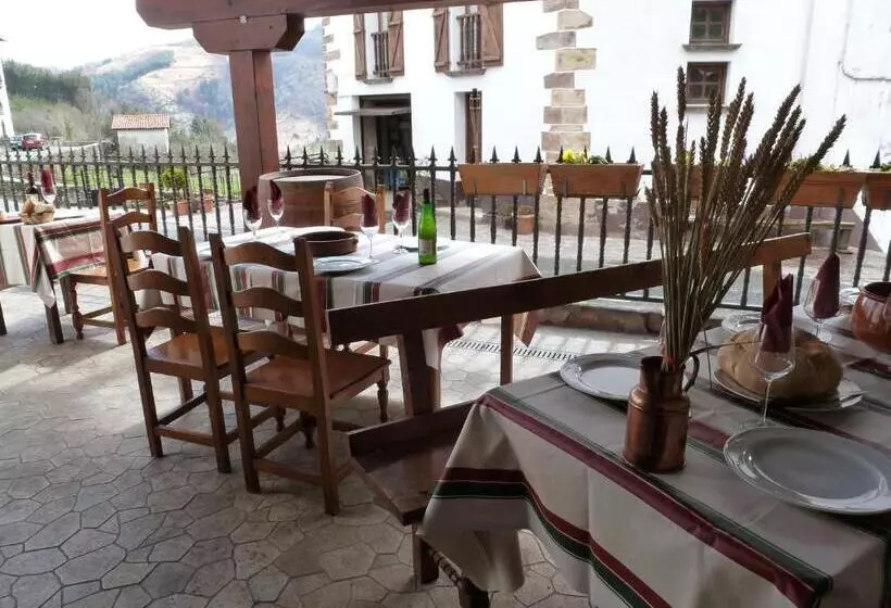 پانسیون Matxitxulo Family Rooms