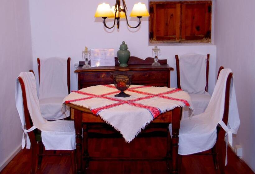 Albergue Olmitos 3, Casa Palacio Real Piedad