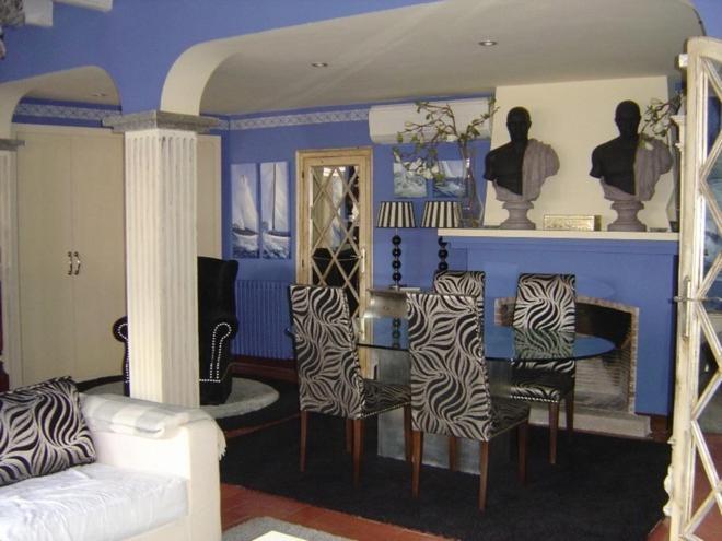 پانسیون Boutique Hotel Davallada- Adults Only