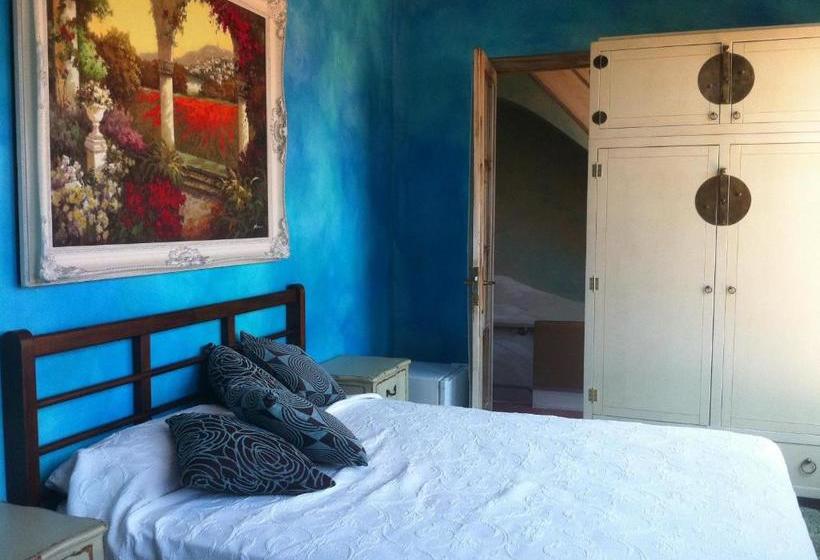 پانسیون Boutique Hotel Davallada- Adults Only