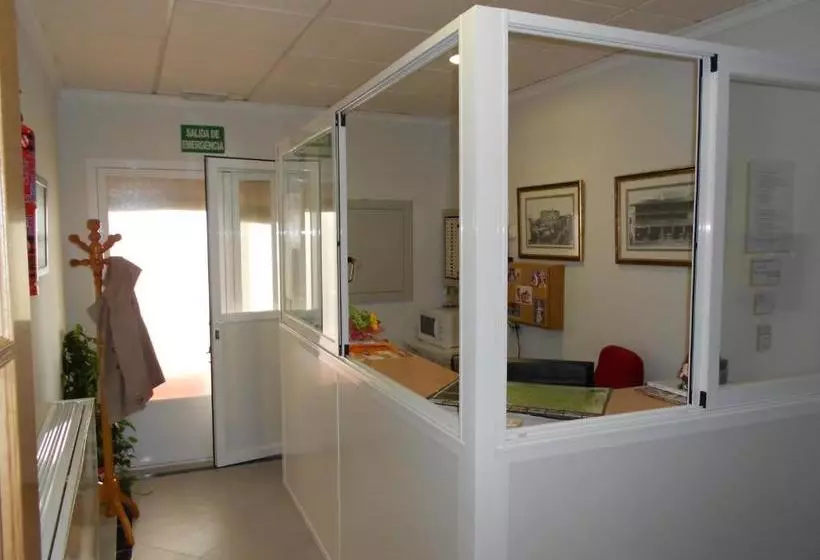 Majatalo Hostal Donaire Ii