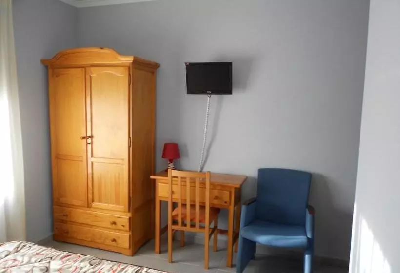 Majatalo Hostal Donaire Ii