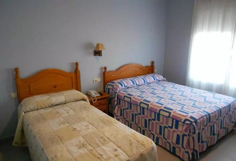 Majatalo Hostal Donaire Ii