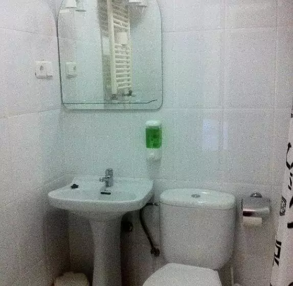 Majatalo Hostal Madrid Paris