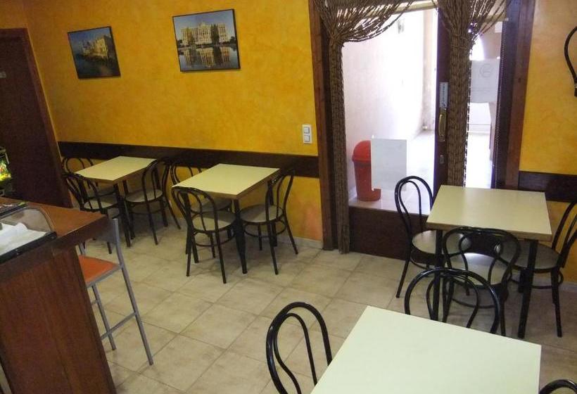 膳宿费 Pensió L'estada