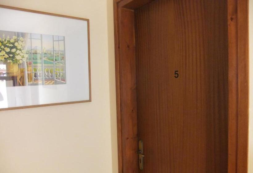 膳宿费 Pensió L'estada