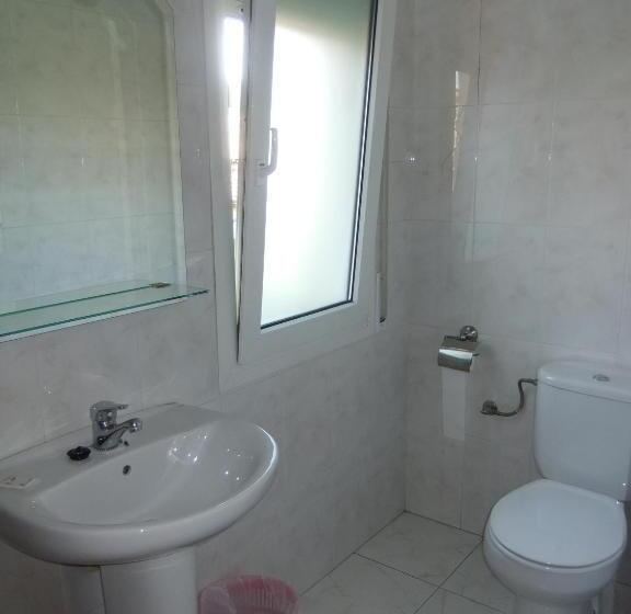 膳宿费 Pensió L'estada