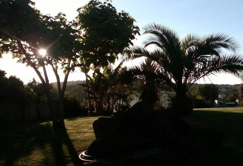 Aamiaismajoitus (B&B) Casa Vale De Azibo