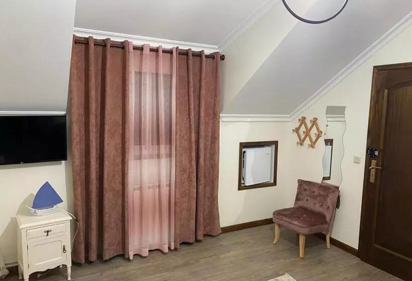 Aamiaismajoitus (B&B) Casa Vale De Azibo