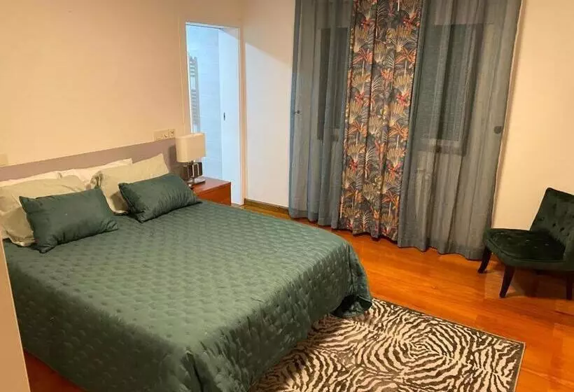 Aamiaismajoitus (B&B) Casa Vale De Azibo