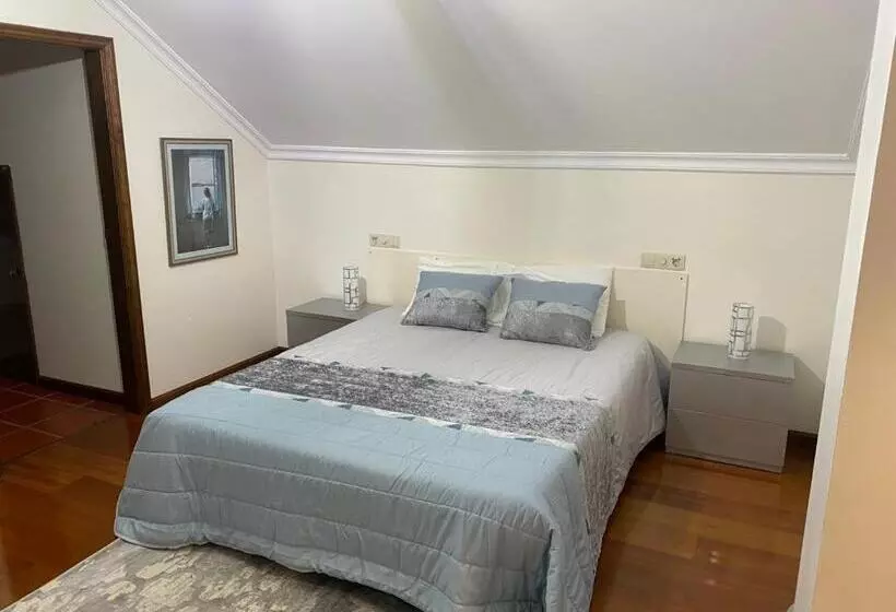 Aamiaismajoitus (B&B) Casa Vale De Azibo