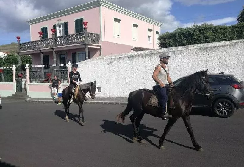 پانسیون Vila Laura