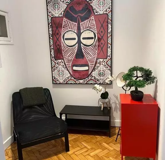 Majatalo Alvalade Ii Airport Guest House