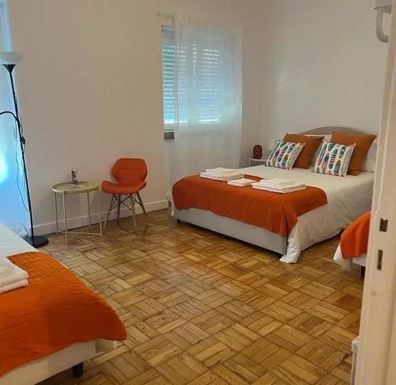 Majatalo Alvalade Ii Airport Guest House