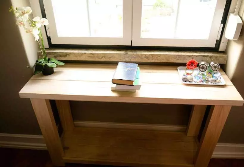 Majatalo Alvalade Ii Airport Guest House