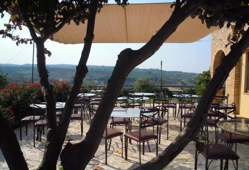 Hotelli Agriturismo Piccolo Albero