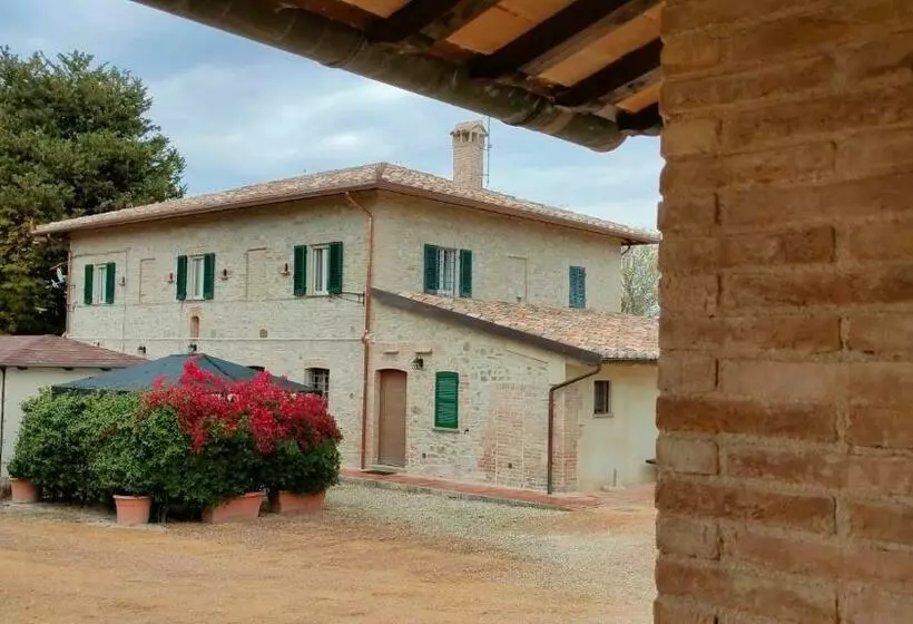 ホテル Agriturismo Rustichino