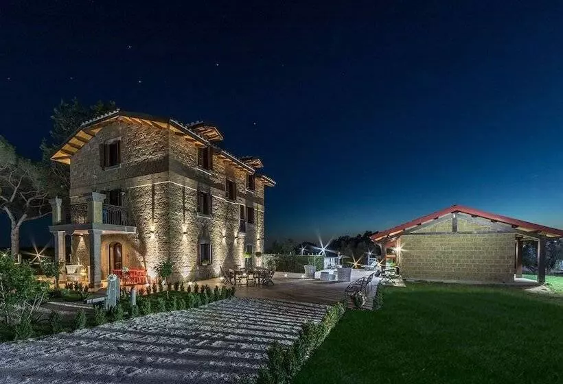 Hotelli Traldi Resort