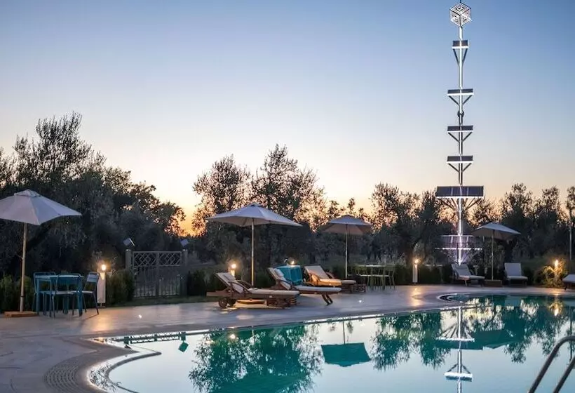 Hotelli Traldi Resort