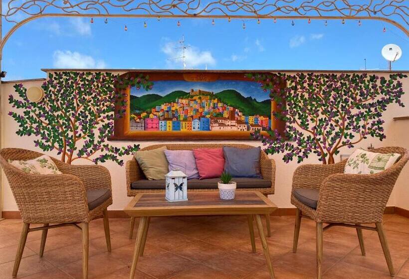 פנסיון Bosa Queen House