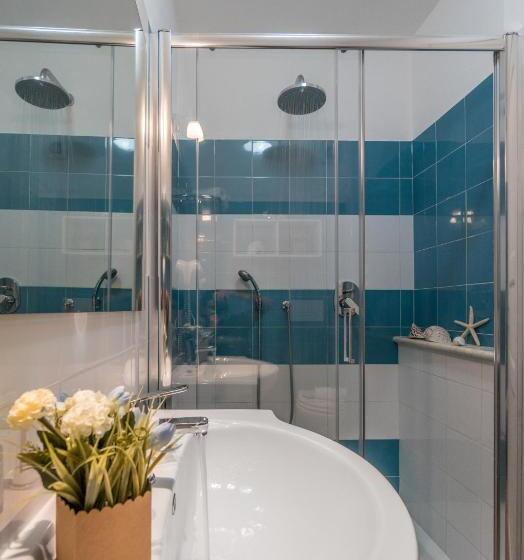 פנסיון Bosa Queen House