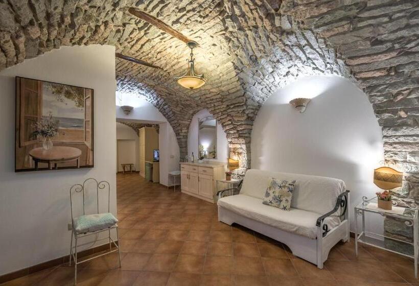 פנסיון Bosa Queen House