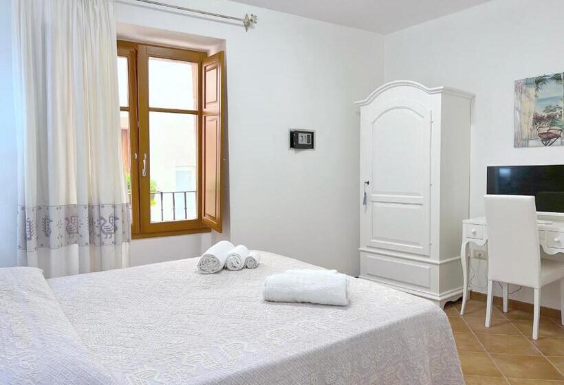 פנסיון Bosa Queen House