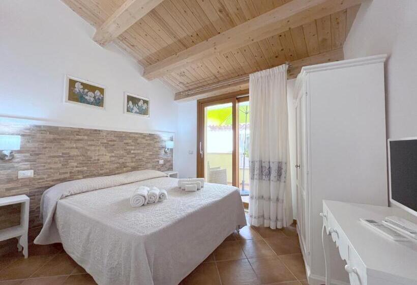 פנסיון Bosa Queen House