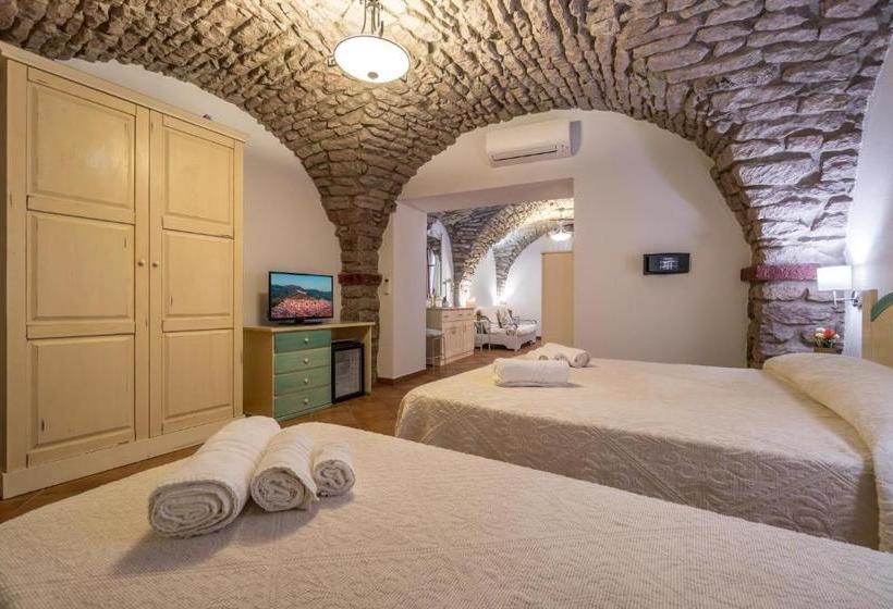 פנסיון Bosa Queen House