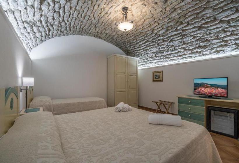 פנסיון Bosa Queen House