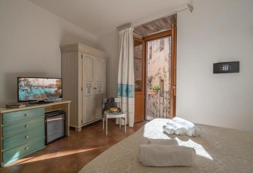 פנסיון Bosa Queen House