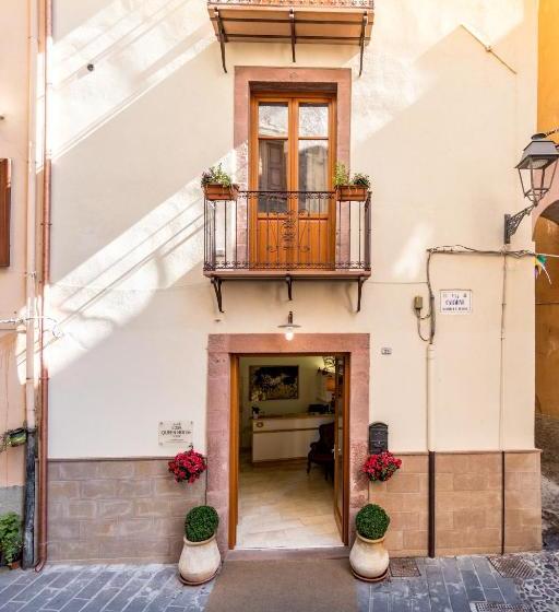 פנסיון Bosa Queen House