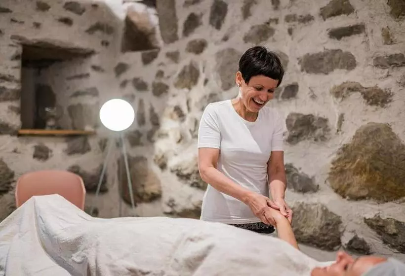 Paloria Apartments & Sport