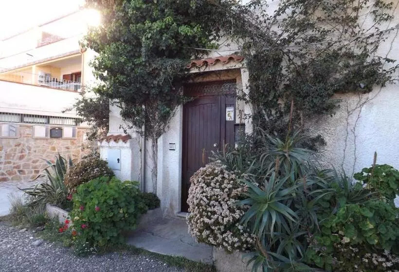 ペンション Cala Gonone Cozy House Sea View