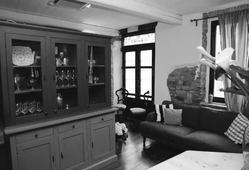 Retkeilymaja 1883 Restaurant & Rooms