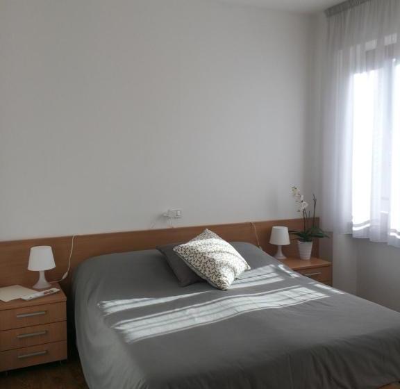 הוסטל 1883 Restaurant & Rooms