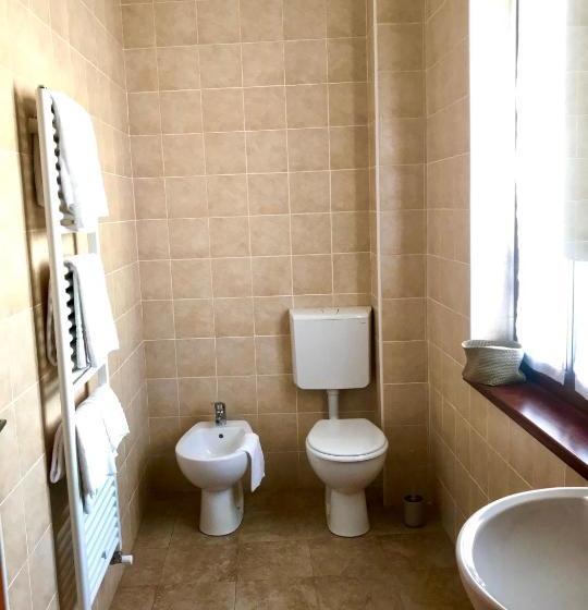 הוסטל 1883 Restaurant & Rooms