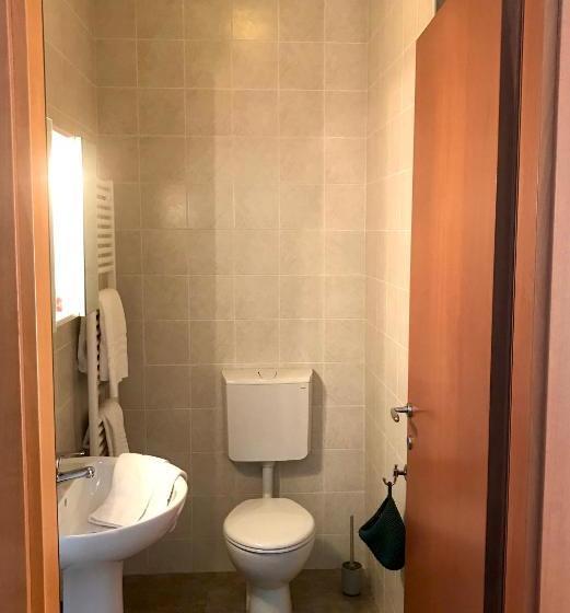 הוסטל 1883 Restaurant & Rooms