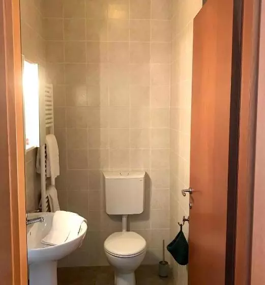 Retkeilymaja 1883 Restaurant & Rooms