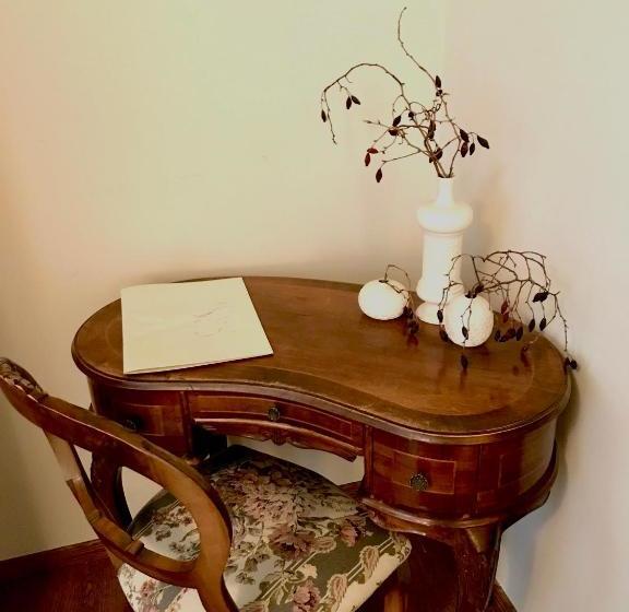 הוסטל 1883 Restaurant & Rooms