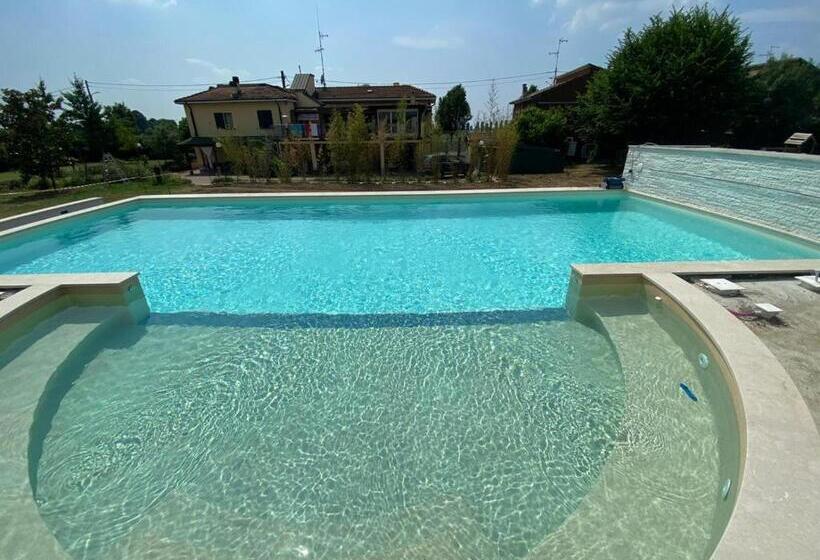 ホテル Agriturismo La Boschina