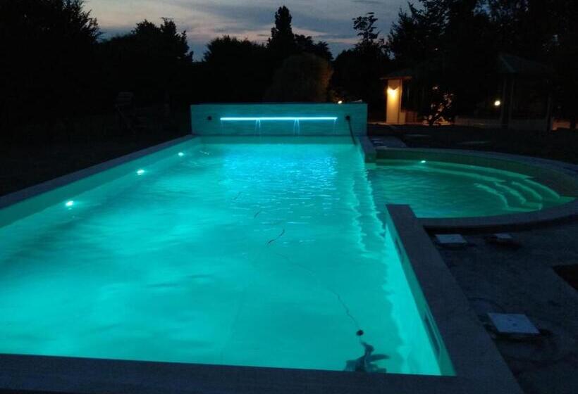 ホテル Agriturismo La Boschina