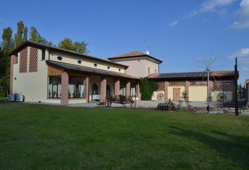 ホテル Agriturismo La Boschina