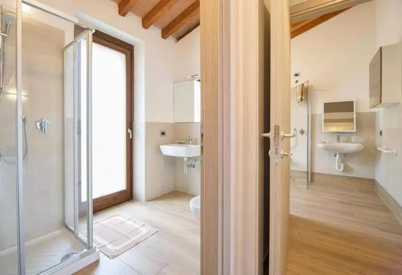 هتل Lagolivo
