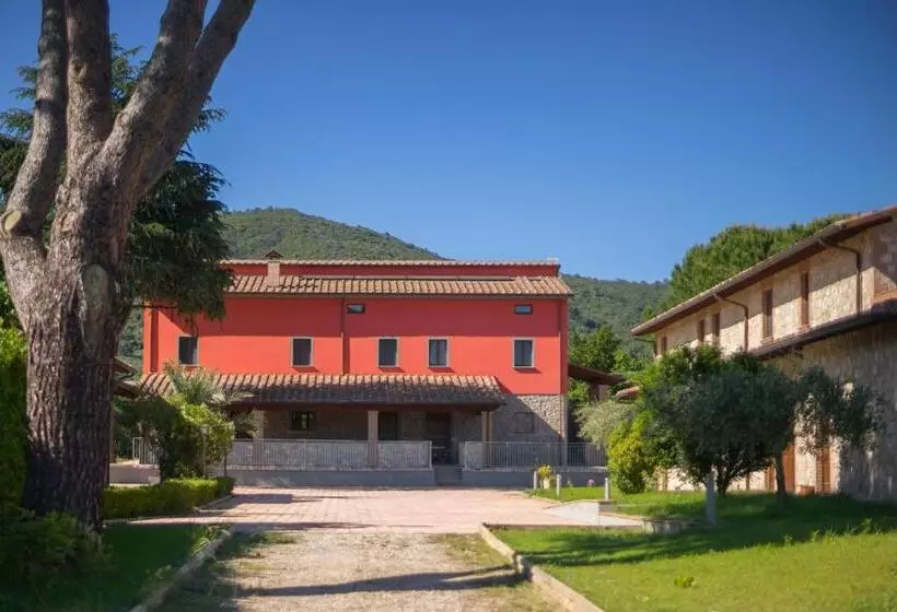 هتل Lagolivo