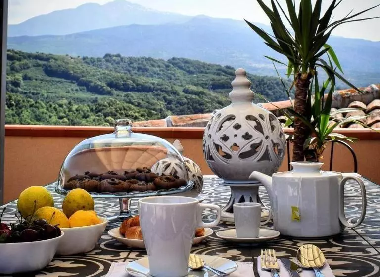 Majatalo Cento Tari' Guest House