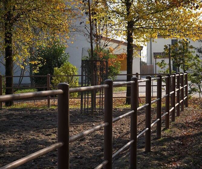 هتل Agriturismo Corte Benetti