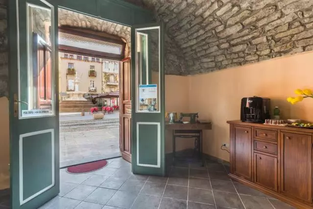پانسیون Madalen Guest House