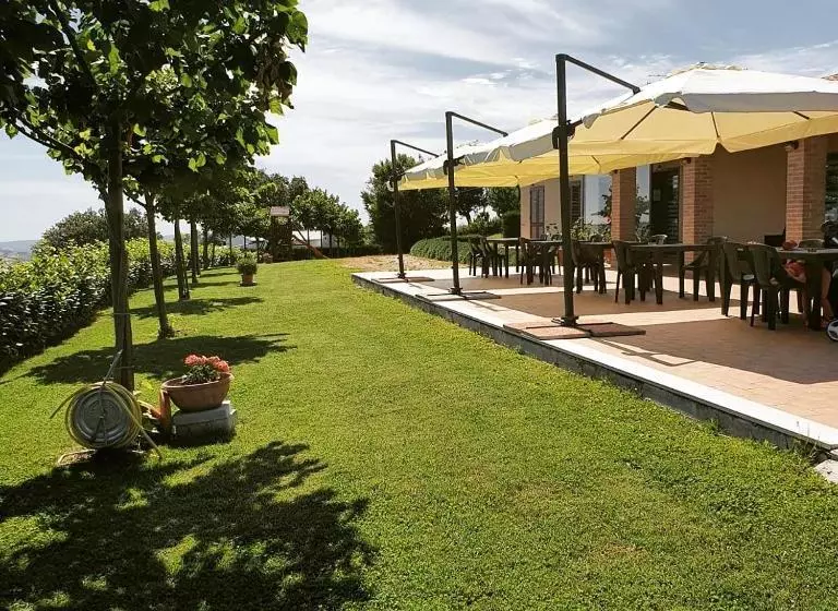 ホテル Agriturismo Colle Tripio